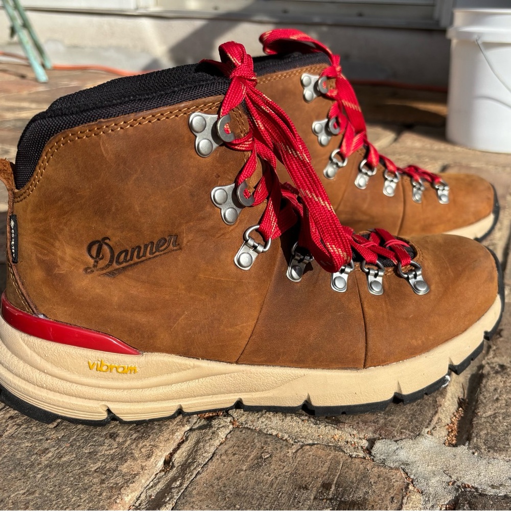 COPY - Danner women’s Mountain 600 Leaf GTX, size 8